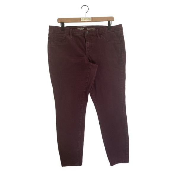 MOSSIMO by Target burgundy denim mid rise jeans // 14 - Picture 2 of 10